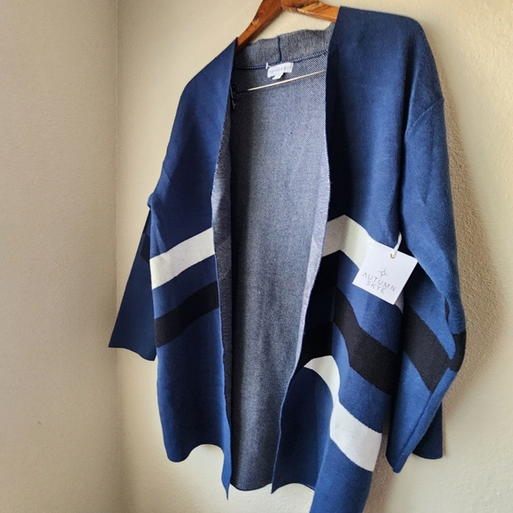 Autumn Skye blue black and white knit cardigan sweater Sz Medium - Picture 2 of 9